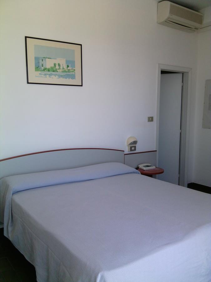 Hotel Boston Alba Adriatica Ngoại thất bức ảnh