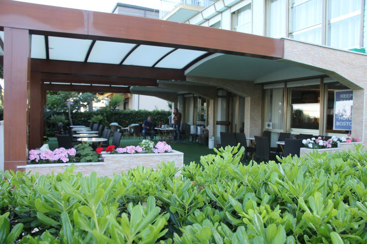 Hotel Boston Alba Adriatica Ngoại thất bức ảnh