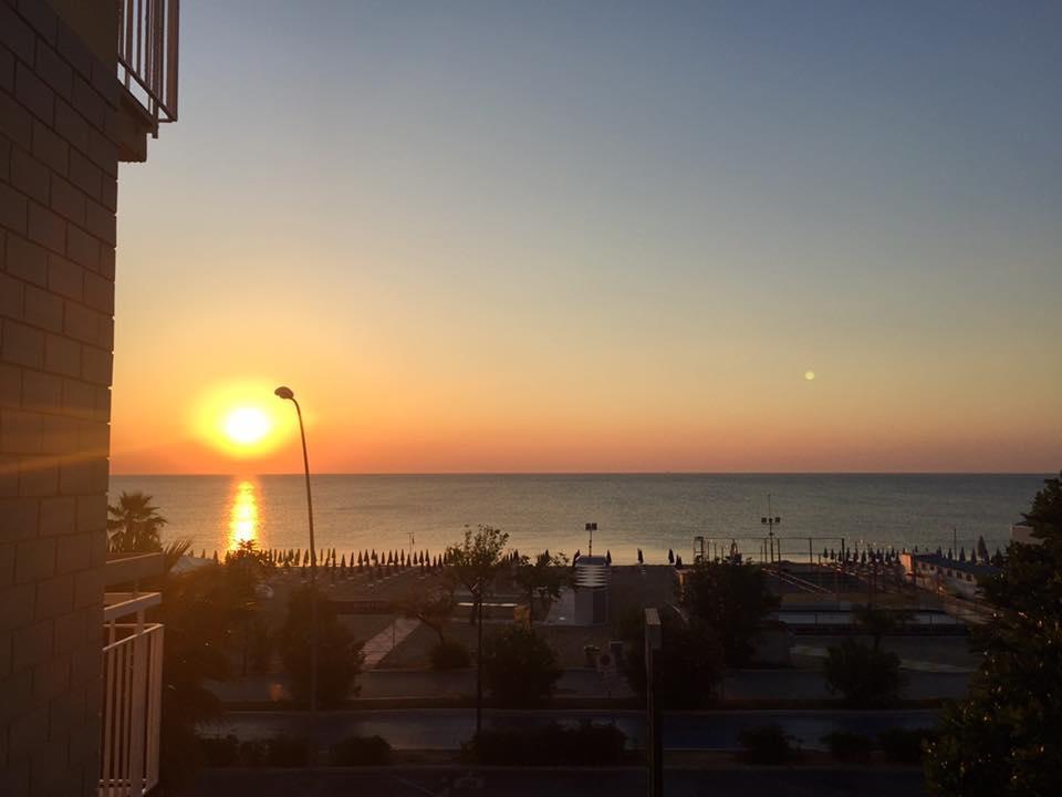 Hotel Boston Alba Adriatica Ngoại thất bức ảnh
